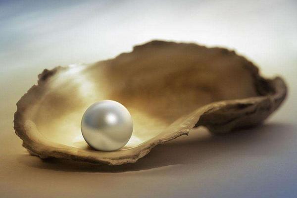 梦见珍珠是什么意思 梦到别人送自己很多珍珠有什么预兆