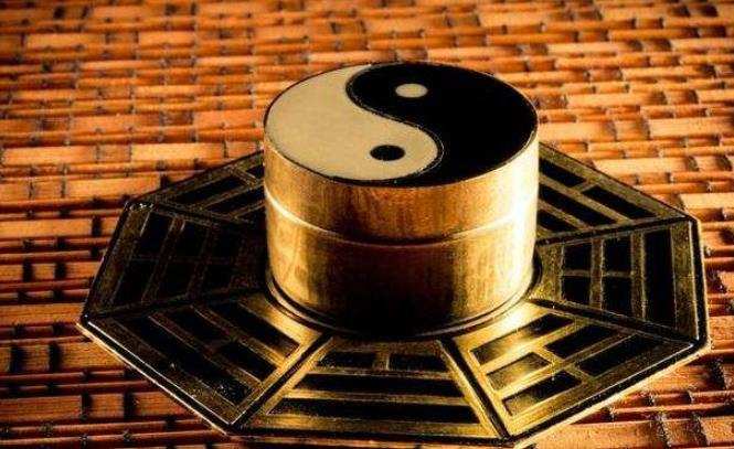 八字<strong>命理</strong>：对身弱之命来说，见劫财明显强于比肩，见正印明显强于偏印