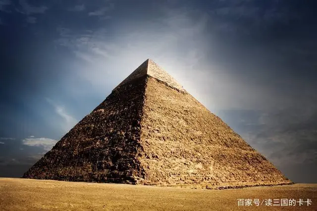 爬金字塔的人都摔死了，没有科学的解释，真有“法老的诅咒”？