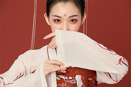 人中清晰的女人是旺夫<strong>面相</strong>吗？什么<strong>面相</strong>女人不旺夫？