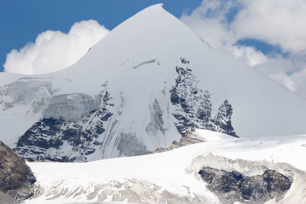 世界第二高山峰_世界上最高的山峰_世界最高的山峰是什么
