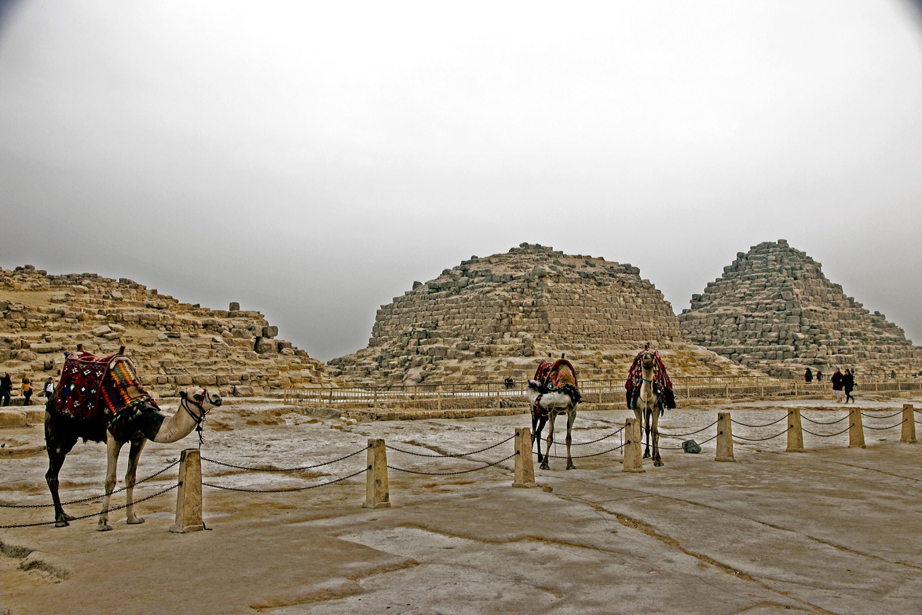 埃及弯曲金字塔_金字塔的叹息正说古代埃及文明_开罗弯曲金字塔