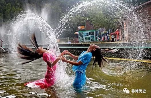 傣族泼水节：用圣洁的水冲走疾病和灾难！